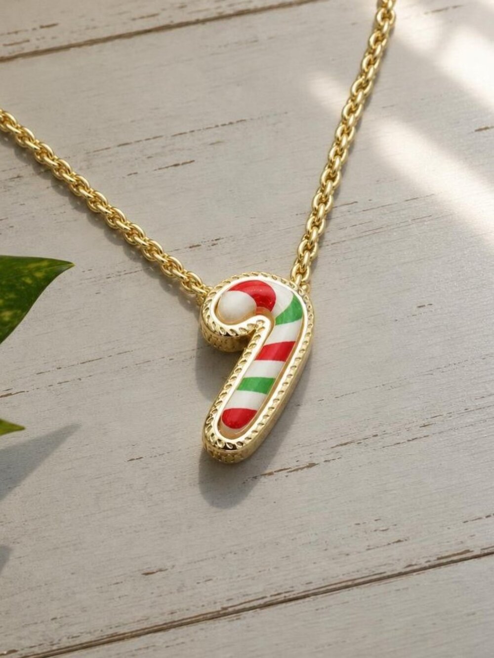 Kendra Scott Candy Cane Gold Short Pendant Necklace - Picture 2 of 2